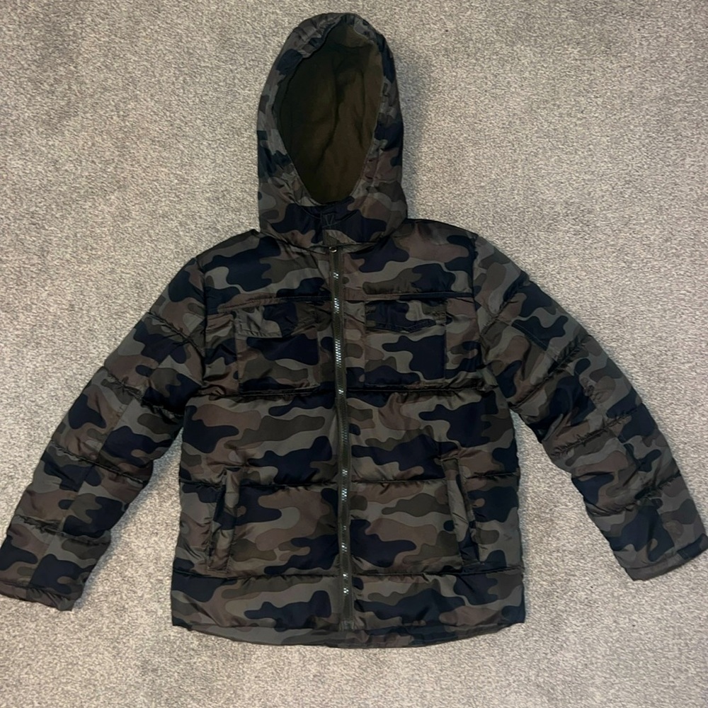 Super warm Faded Glory Green Camo Puffer Zip up jacket with hoody sz M (8) 💚🖤